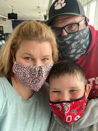 Hi, I'm Amanda I am a single mother with 4 kids. 3 are over 18 and I have a  9 year old girl! I am a grandma of 2 I live in