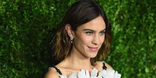 Alexa Chung Is Engaged To Tom Sturridge And Is 'Planning A Summer Wedding'  : r/Fauxmoi
