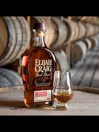 Pin By Dietmar Schantl Ransdorf On Gentleman Lifestyle Whisky Bar Cigars And Whiskey Bourbon Whiskey