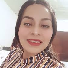 Mi compa bien pedo Yo bien pedo llorando por su ex. viéndolo sin saber que  decirle..