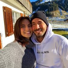 Die schwyzerin verrät, was sie und freund angelo verbindet und warum sie selten übers skifahren reden. Die Schweizer Sportler Und Sportlerinnen Starteten Auf Ganz Unterschiedliche Art Und Weise Ins Neue Jahr