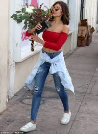 Crop Top Birthday Outfits For 15 Year Olds Olivia Culpo Don Red Crop Top With Denim With Boyfriend Danny Amendola Top Outfits Crop Top Outfits Summer Outfits