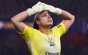 Goleira Lelê é um dos desfalques do Corinthians contra o Botafogo