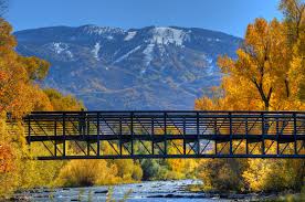Seven lakes state park fall colors. Colorado Fall Colors 2019 When Where To See The Leaves Change