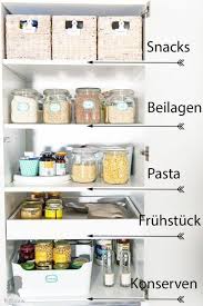 Mehr Ordnung In Der Kuche Vorratsschrank Organisieren Kuchenschranke Organisieren Speisekammer Organisieren Und Kuchen Speisekammer