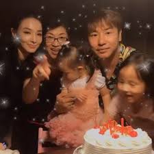 Jun 07, 2021 · 全球首富貝佐斯將一圓太空夢，他7號宣布，將跟弟弟一起上太空！貝佐斯表示，他和弟弟馬克將搭乘自家公司「藍色起源」（blue origin）的太空船「新雪帕德火箭」升空。這也是藍色起源第一趟載人太空任務，預定7月20號出發，也就是貝佐斯卸下亞馬遜集團執行長的半個月後。這趟太空之旅歷時. 2i Vgag4gfzpsm
