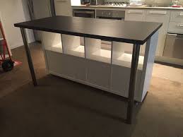 Gunstige Stilvolle Von Ikea Entworfene Kucheninsel Bank Fur Unter 300 Us Dollar Doll In 2020 Ikea Kitchen Island Stylish Kitchen Island Kitchen Island Bench