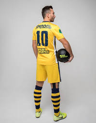 Информация о футбольном клубе металлист 1925. Metallist 1925 Na Fart Provel Fotosessiyu Pered Matchem So Volynyu