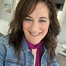 Carol Perlman's Instagram, Twitter & Facebook