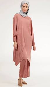 Pelajari lebih dalam mengenai warna dasar, warna primer aditif, dan berbagai sistem warna lainnya dengan membaca artikel di bawah ini. 7 Perpaduan Warna Hijab Yang Cocok Dengan Tunik Pink Salem Untuk Baju Lebaran Yang Kalem Womantalk Com Line Today