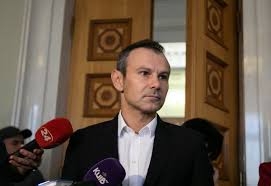 Депутат верховной рады, лидер украинской партии голос святослав вакарчук считает ошибкой президента украины владимира зеленского разведение сил в донбассе,. Stihotvorenie Vakarchuka Otvet Zelenskomu Dlya Mene Spravdi Ye Riznicya De Vakarchuk V Stihotvornoj Forme Otvetil Na Obrashenie Zelenskogo Novosti Mobilnaya Versiya Cenzor Net