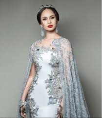 Baju yang suraya pakai ni saiz l tapi nampak mcm saiz s kan?! Macam Watak Princess Disney Netizen Terkesima Dengan Rekaan Baju Kahwin Rizman Ruzaini Cantik Cantik Belaka Soya Lemon
