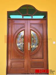 Pintu jenis ini lazim ditemui, karena kepraktisannya dan menghemat banyak. Pintu Reddiamondhouse