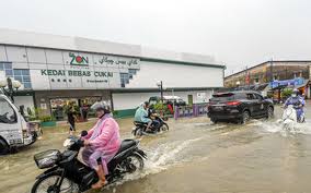 Info terkini jumlah mangsa, bantuan yang diberikan & kawasan serta jaajahan yang terlibat. Mangsa Banjir Kelantan Meningkat Lebih 4 000 Orang Free Malaysia Today Fmt
