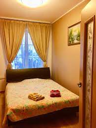 Buy queen size beds and furniture online or instore at of course a queen bed frame is slightly wider and longer than the mattress. Queen Size Bedroom End Table And Small Dresser Room For Rent Tallinn