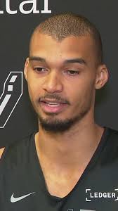 Here we were,all of us celebrating Killian's 8th.birthday party.It was a  blast,all his family & lil cousins were here having fun.This will be our  last swimming pool party,we will be taking it