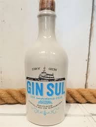 Spirituosen aus asien stellen eine exotische alternative zu all den europäischen klassikern gibt man dem momotaro gin voller potential eine chance, wird man es nicht bereuen. Gin Deutschland Januli Hhf