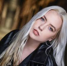 Stacey Taylor's Instagram, Twitter & Facebook