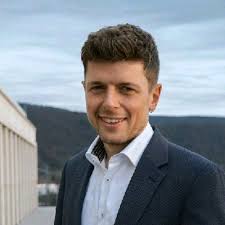 sparkasse #finanzkonzept #weiterbildung #versicherung #innovation…