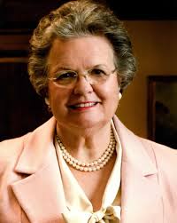 Steeplechase leader Alice Hooker dies