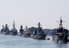 Плюс ко всему в день вмф устраивают парады кораблей, а такое трудно не заметить. V Den Vmf V Voenno Morskom Parade V Sankt Peterburge Budet Zadejstvovano 16 Korablej I Sudov Ministerstvo Oborony Rossijskoj Federacii