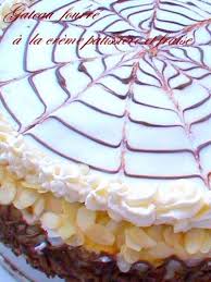Gateau Fourre A La Creme Patissiere Et Fraises Recettes Gourmandes Gateau Fourre Gateau Patissiere