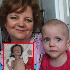 Flori, fetița din Vaslui care era hrănită numai cu pufuleți și ceai, s-a  transformat enorm. Aceasta este acum de o frumusețe rară