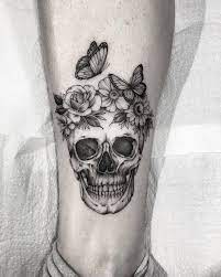 Jetzt anschauen & einfach kaufen. Pin By Salla Kelander On Tattoos Tiny Skull Tattoos Feminine Skull Tattoos Skull Tattoo Flowers