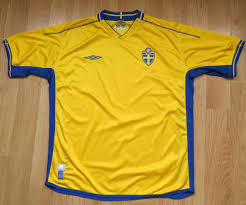 Sweden home football shirt jersey l adidas soccer henrik larsson #11 size l. Sweden Home Football Shirt 2003 2005