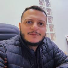 Bom dia, painel apagou, acendeu uma luz de emergencia lado esquerdo e  injeção eletronica lado direito. Alguem sabe como corrigir isso?