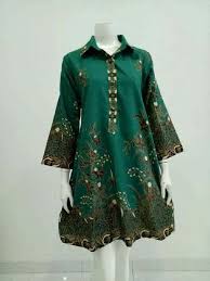 Untuk yang ingin terlihat lebih tertutup atau lebih muslimah. Tunik Batik Cantik Kombinasi Kancing Depan Model Terbaru 2020 Lazada Indonesia