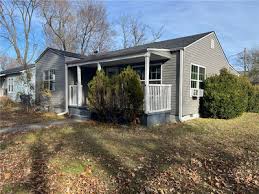 Homes for Sale in Siloam Springs, AR under $200,000