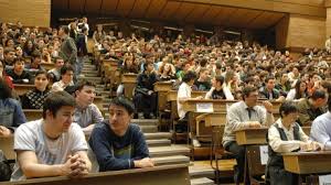 Aproximativ 2.800 de locuri sunt disponibile in cele noua camine studentesti ale universitatii dunarea de jos din galati, cazarea tinerilor urmand sa inceapa de la sfarsitul acestei saptamani, a declarat luni, seful directiei camine, cantine si proiecte studentesti din cadrul institutiei de invatamant, bogdan. Aproape 400 De Locuri Disponibile La Admiterea De ToamnÄ La Universitatea DunÄrea De Jos ViaÅ£a LiberÄ GalaÅ£i