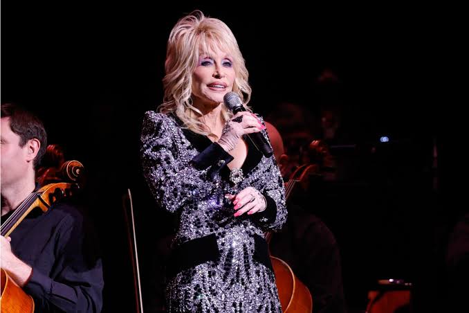 Dolly Parton Still 'Very Emotional' After Carl Dean's Death