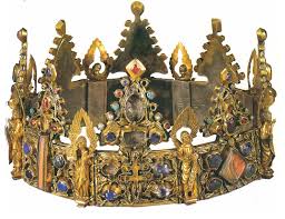 Relic Crown Of St Louis This Crown Is Of Ancient Medieval Origin And Is Said To Contain A Piece Of The True Cross Medieval Crown Royal Crowns Crown Jewels