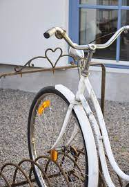 Cykelstall White Bike Old Bikes Bike Lovers