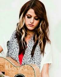 No need of playing it subtle and cool. Peek A Boo Highlights Brown Blonde Hair Hair Color Hair Styles