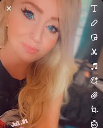 Holly's Hollywood Hair