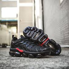 Air Max Vapormax Plus Black And Red Nike Air Vapormax Plus Black Red Men S Running Shoes Running Shoes For Men Nike Air Vapormax Running Shoes Nike