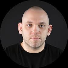 Chris Gamlin's Instagram, Twitter & Facebook