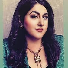 Ariel Hobson's Instagram, Twitter & Facebook