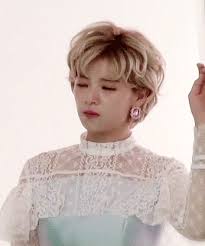 Browse and share the top twice knock knock gifs from 2021 on gfycat. Knock Knock Is Jungyeon S Era Random Onehallyu