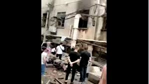 生活了那么久的地方，每次都会去吃早饭，买菜，听说有些卖早点的叔叔阿姨都去世了。 爆炸后周围房子不一定安全，有接到警察通知到宾馆避难的朋友，希望大家可以配合，有些顽固的人不愿意离开自己的家，有看到这条消息并且亲 湖北十堰天然气爆炸 整个菜市场炸毁 近150伤亡（视频）. U0b10wb5d2c4im