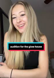 How Tall Is Corinne Boston