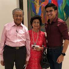 Syed saddiq bin syed abdul rahman is a malaysian politician who is currently the member of parliament for muar since may 2018. Wonderwoman Saya Ibu Saya Syed Saddiq Percaya Tanpa Restu Mama Abuyah Tak Mampu Jadi Hebat Pa Ma