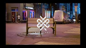 New School Vitrine Le Banc 2 Youtube
