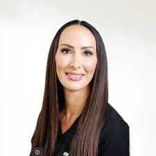 Lauren Padmore, Aesthetic Nurse Injector (@obxmakeupartist) • Instagram  photos and videos