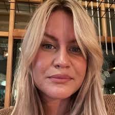 ISABEL ADRIAN (@isabeladrian)