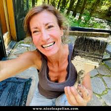 What's better than a sunny day and a DIY project?🌞 There's something so  satisfying about transforming outdoor spaces, don't you think? Plus, it's a  great excuse to soak up the sun and