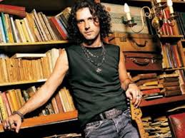 El argentino Coti lanza un disco con temas que escribió para otros artistas